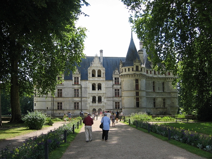 08 Azay-le-Rideau Chateau.jpg